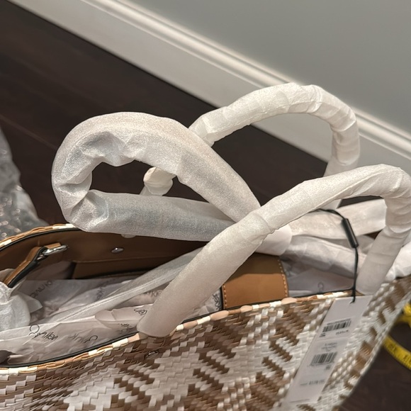 Calvin Klein Brown and White Woven Tote Bag NWT - Picture 10 of 16